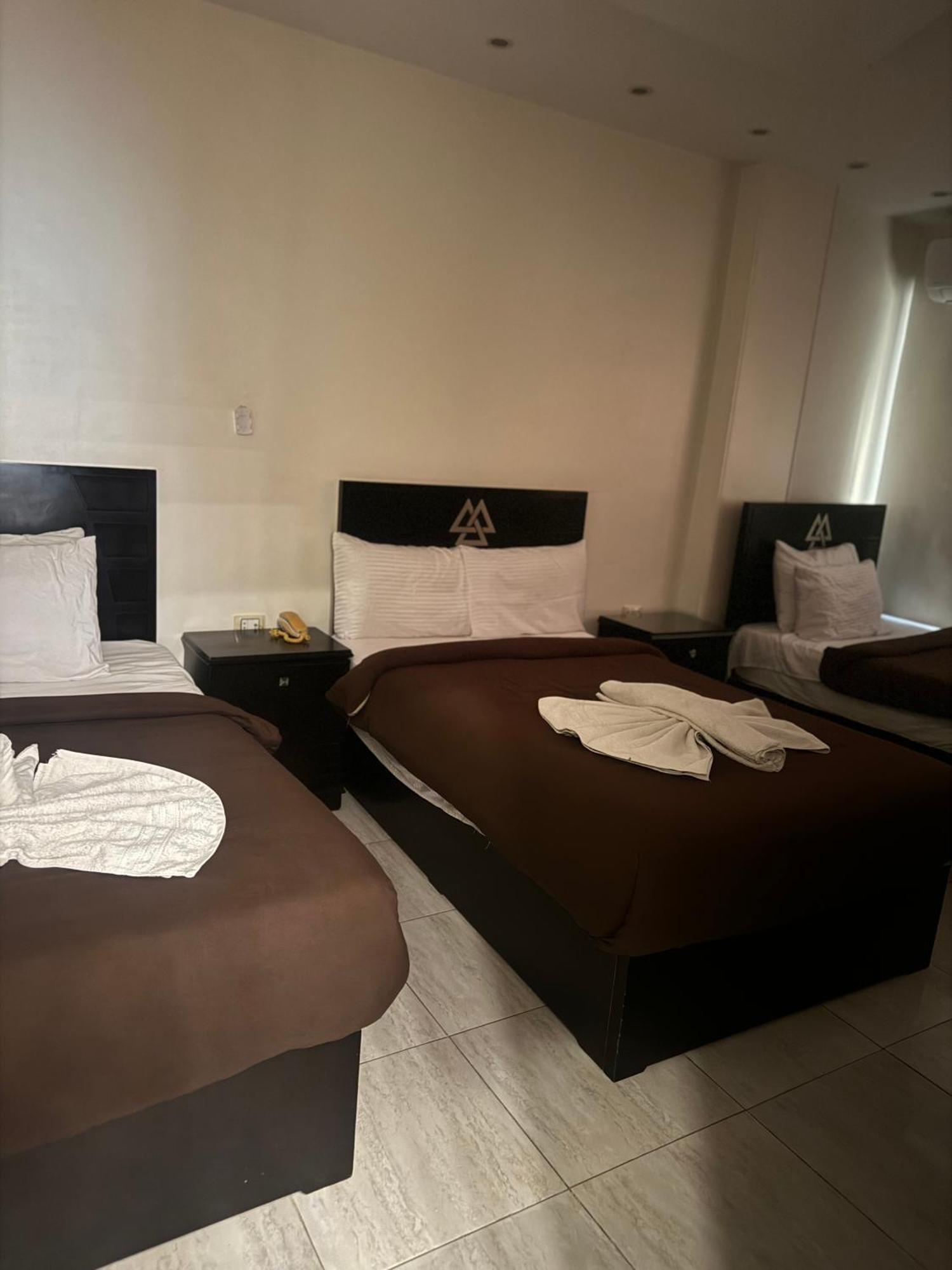Pyramids And Sphinx Hotel Kafrat al Jabal Экстерьер фото